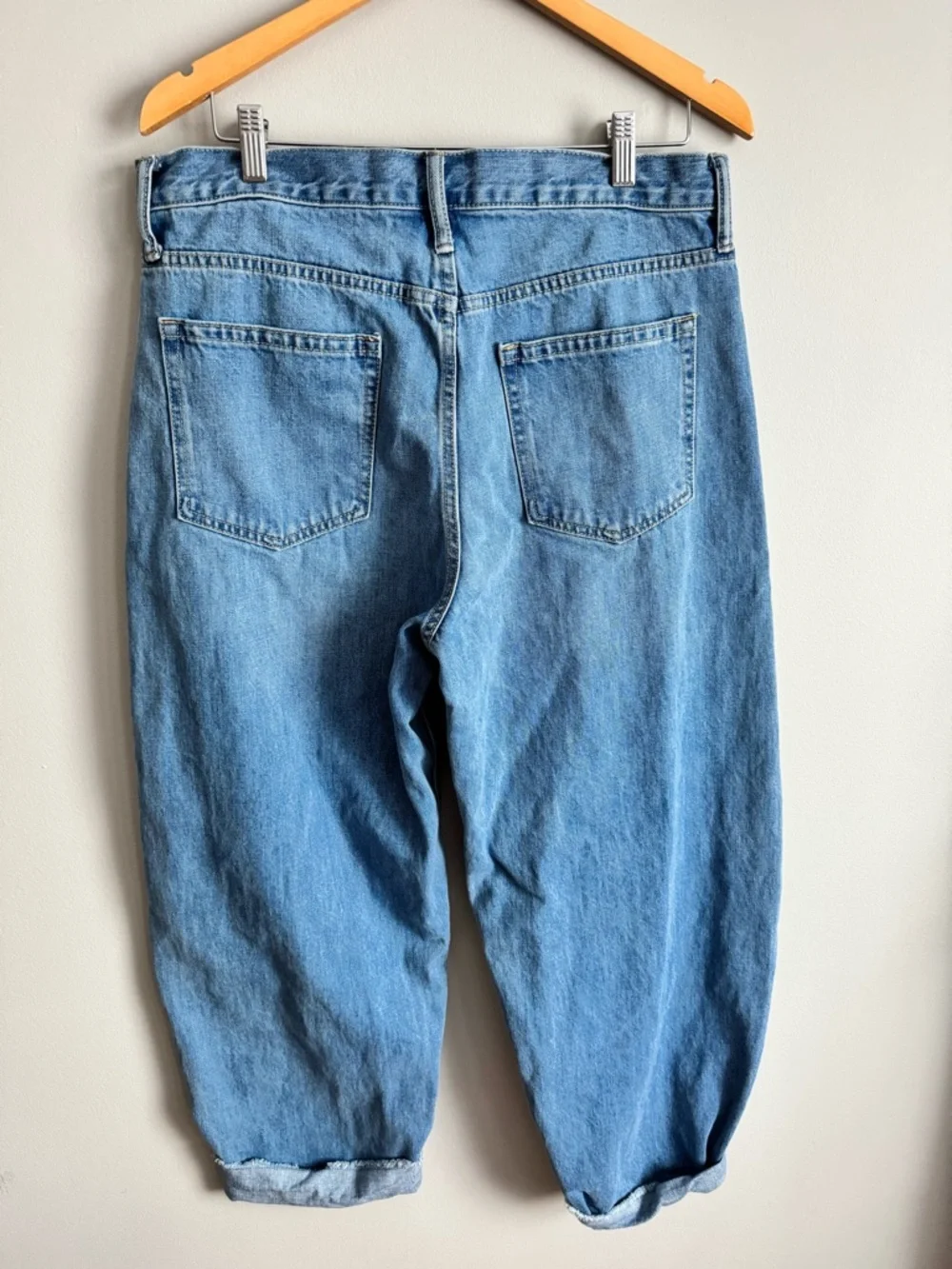 The Gap barrel high rise 32 14 regular euc cuffed - Picture 4 of 7